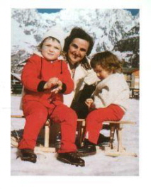 Bogosawiona Joanna Molla z crkami Mariolin i Laur